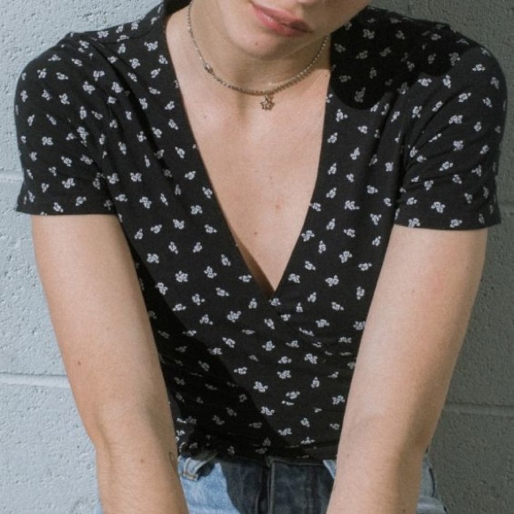 NWOT Brandy Melville - Navy Floral Rae Top